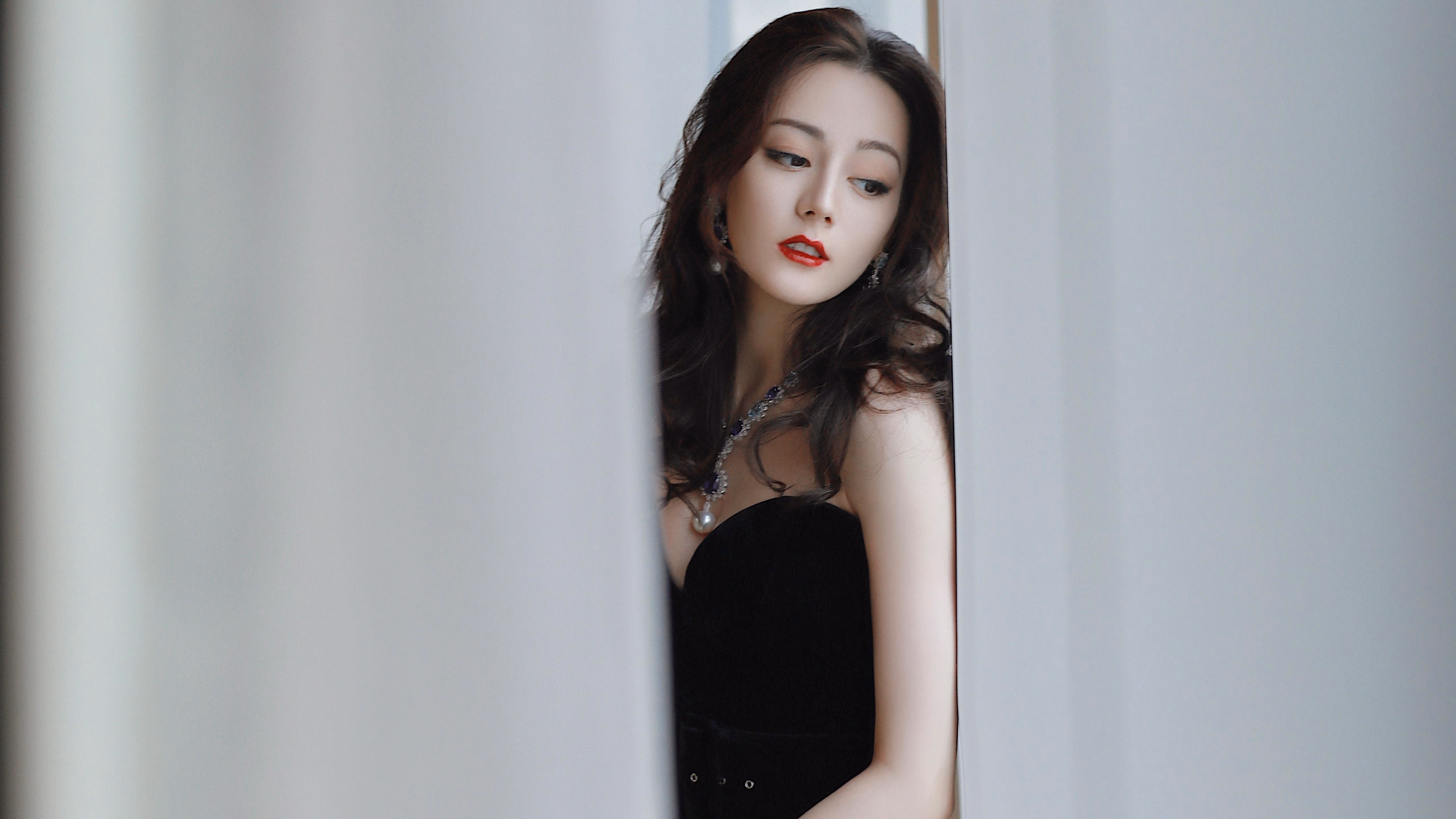 米兰双雄奋勇拼搏,意甲争冠局势紧张